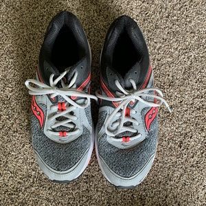 Saucony tennis shoes